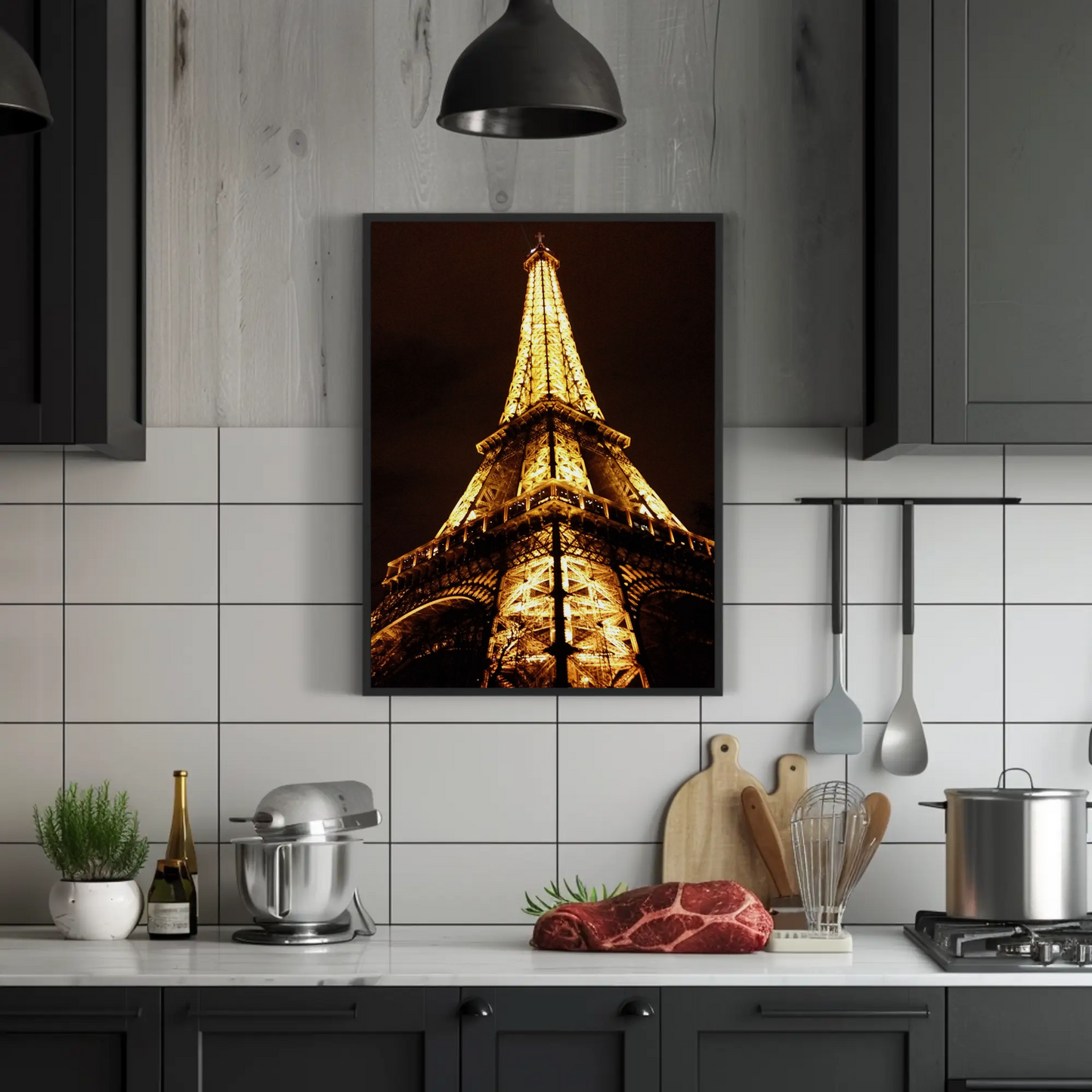 Eiffel Tower – Glow at Night (Close-Up)