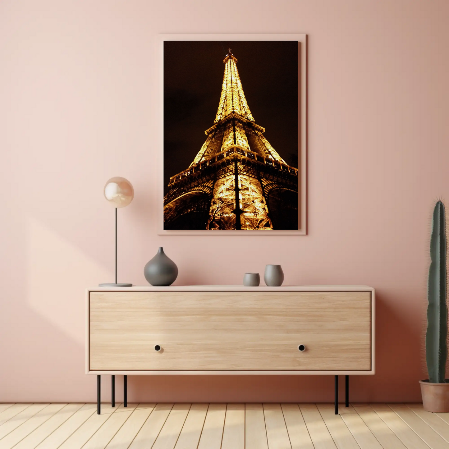 Eiffel Tower – Glow at Night (Close-Up)