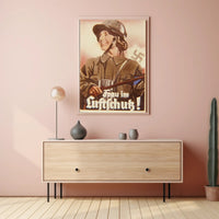 Frau im Luftschutz Poster PosterGoat