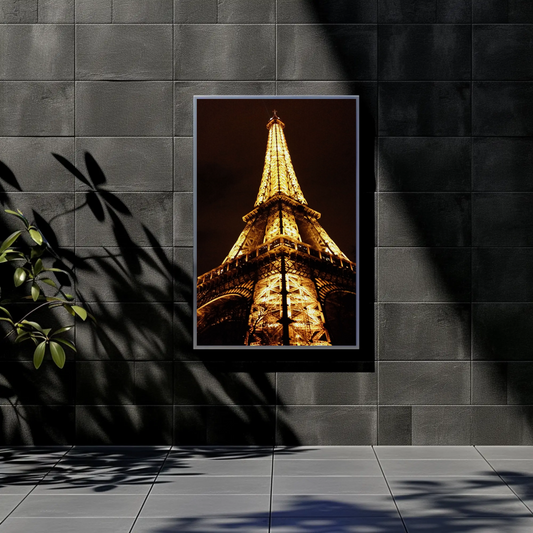 Eiffel Tower – Glow at Night (Close-Up)
